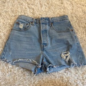 Levi’s Ribcage Jean Short